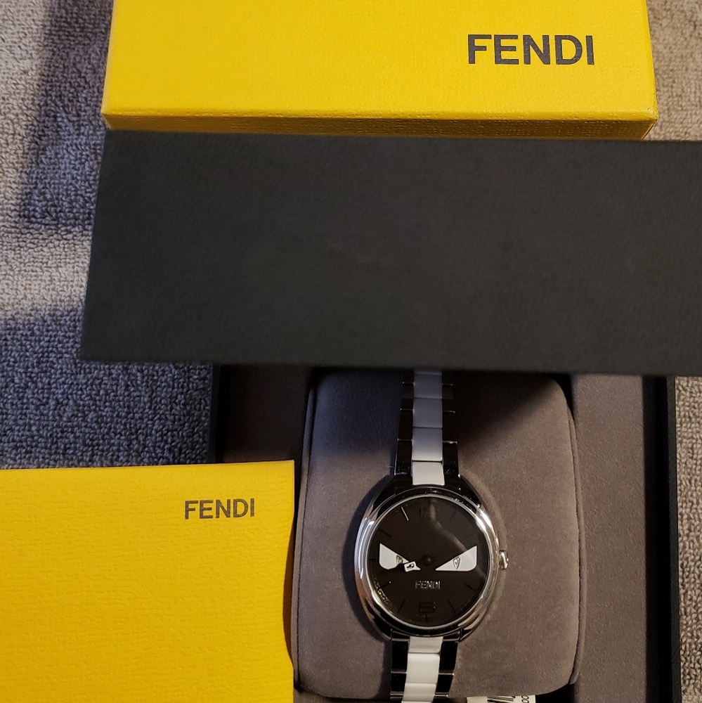 ⬇️💯FENDI MONSTER WATCH BLK/WHITE